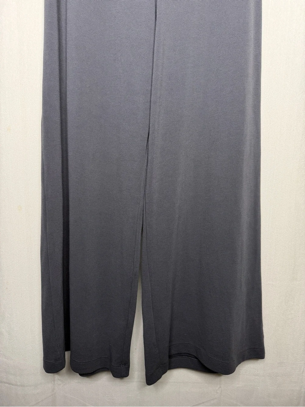 GYMSHARK / gray wide leg baggy waffle knit drawstring sweatpants / M